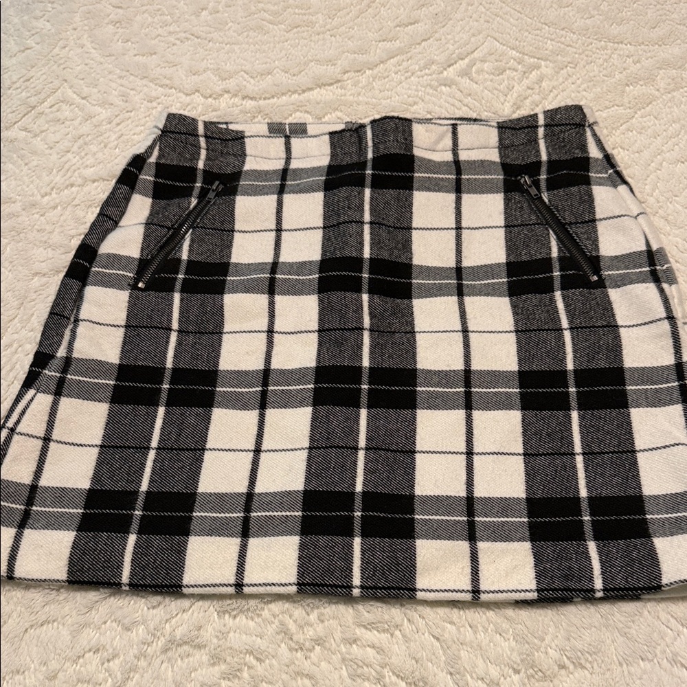 STYLUS Black and White Plaid Mini Skirt with Zip Details